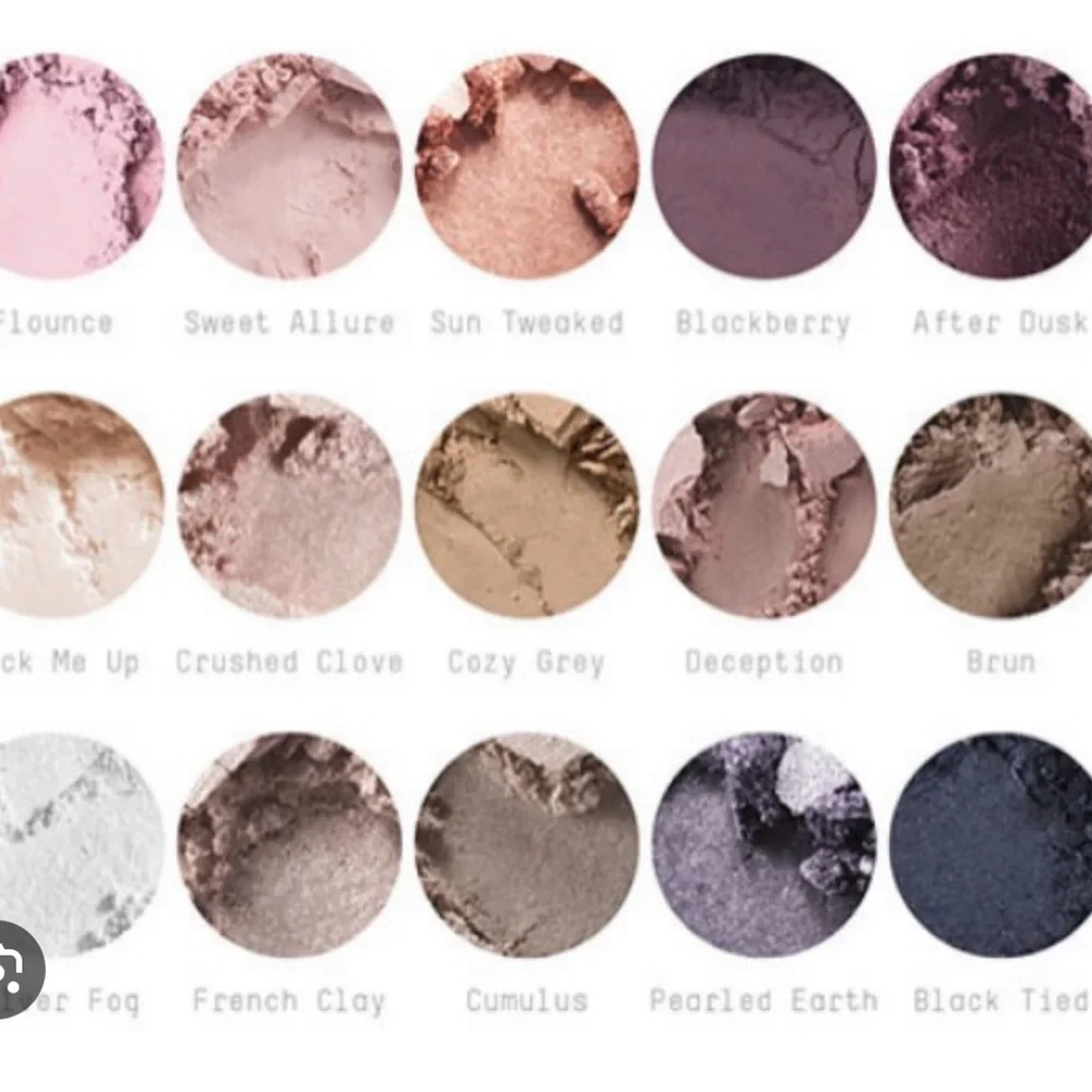 ♣️🎃Mac Cozy Grey Eyeshadow